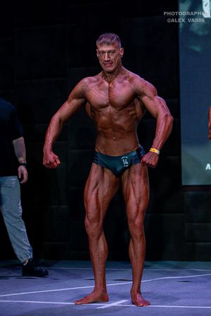 CLASSIC PHYSIQUE НОВИЧКИ